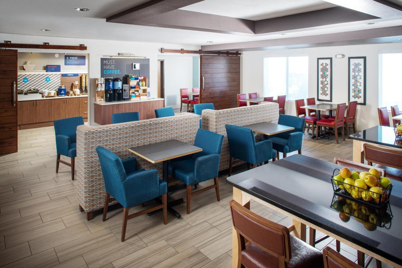 Holiday Inn Express Hotel & Suites Bellevue-Omaha Area By Ihg Εξωτερικό φωτογραφία
